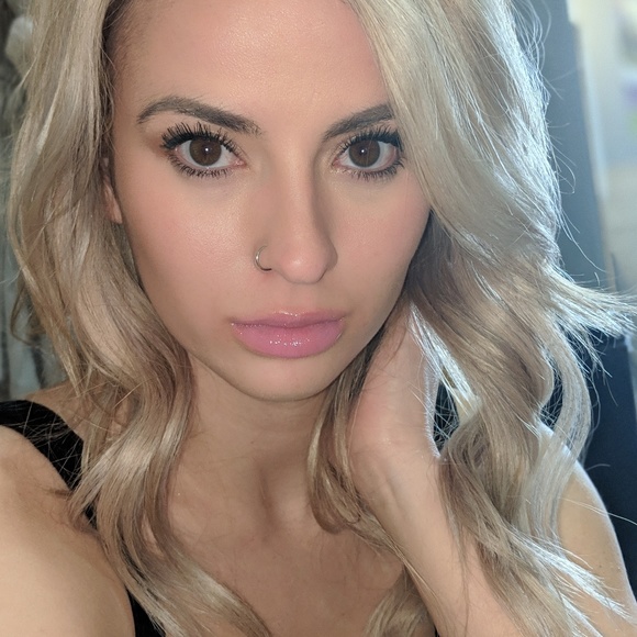 Meet your Posher, Kaycee - Picture 4 of 4